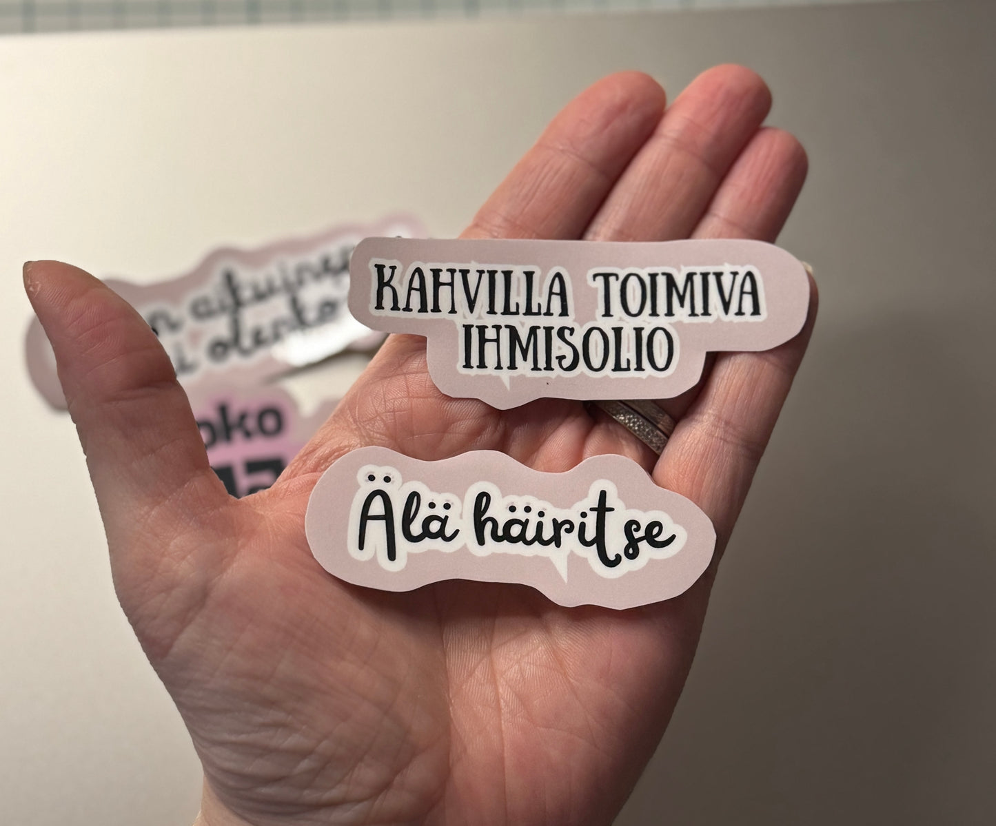Aikuinen… kai? – tarra bundle