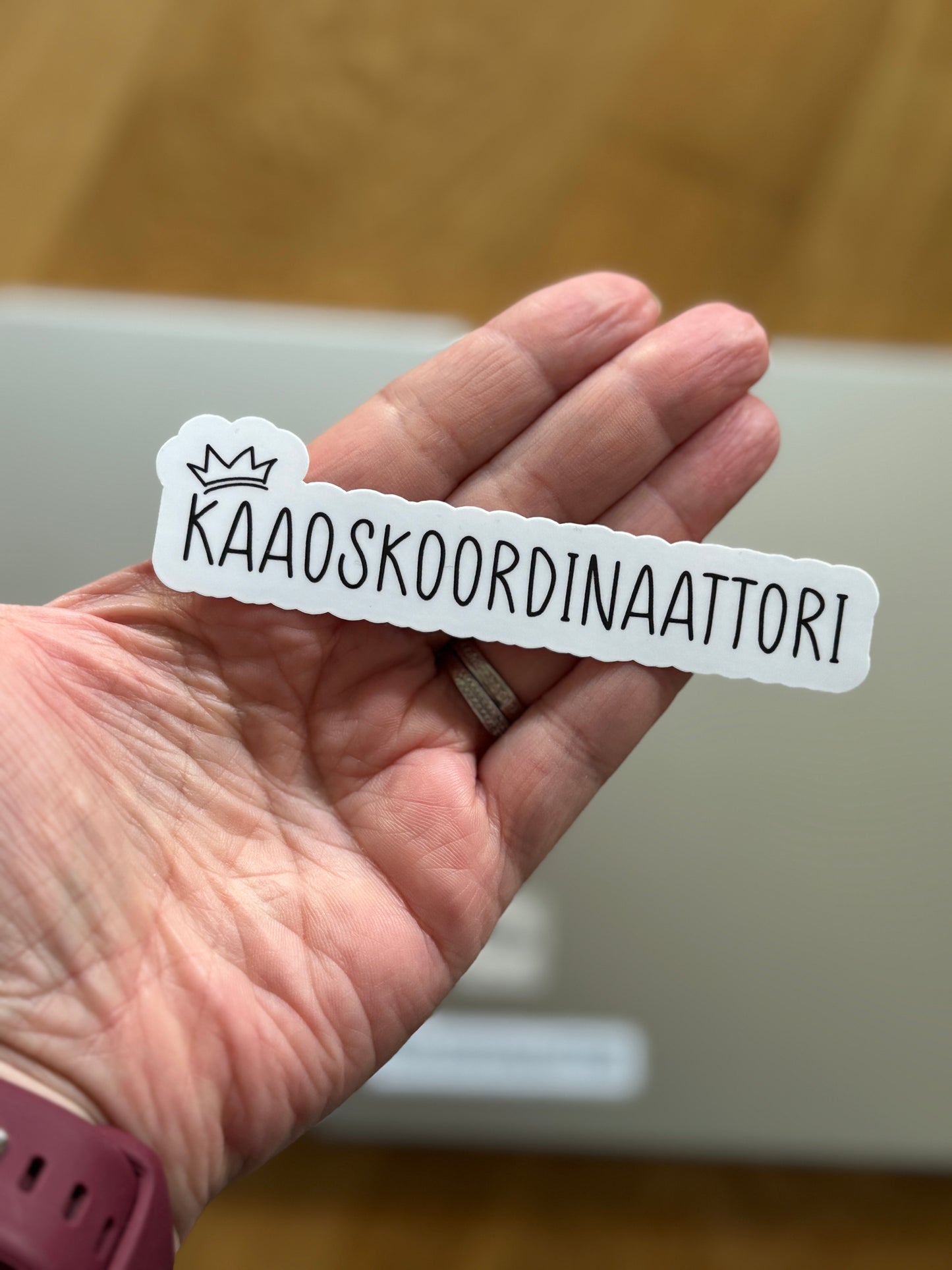 Kaaoskoordinaattori – Laminoitu vinyylitarra työkalenteriin, läppäriin tai vesipulloon