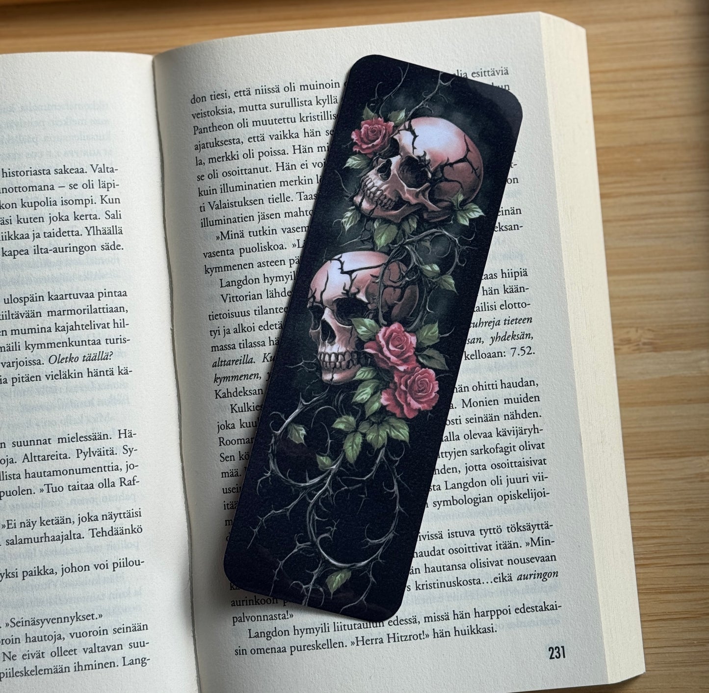 Skulls & Roses – kirjanmerkki