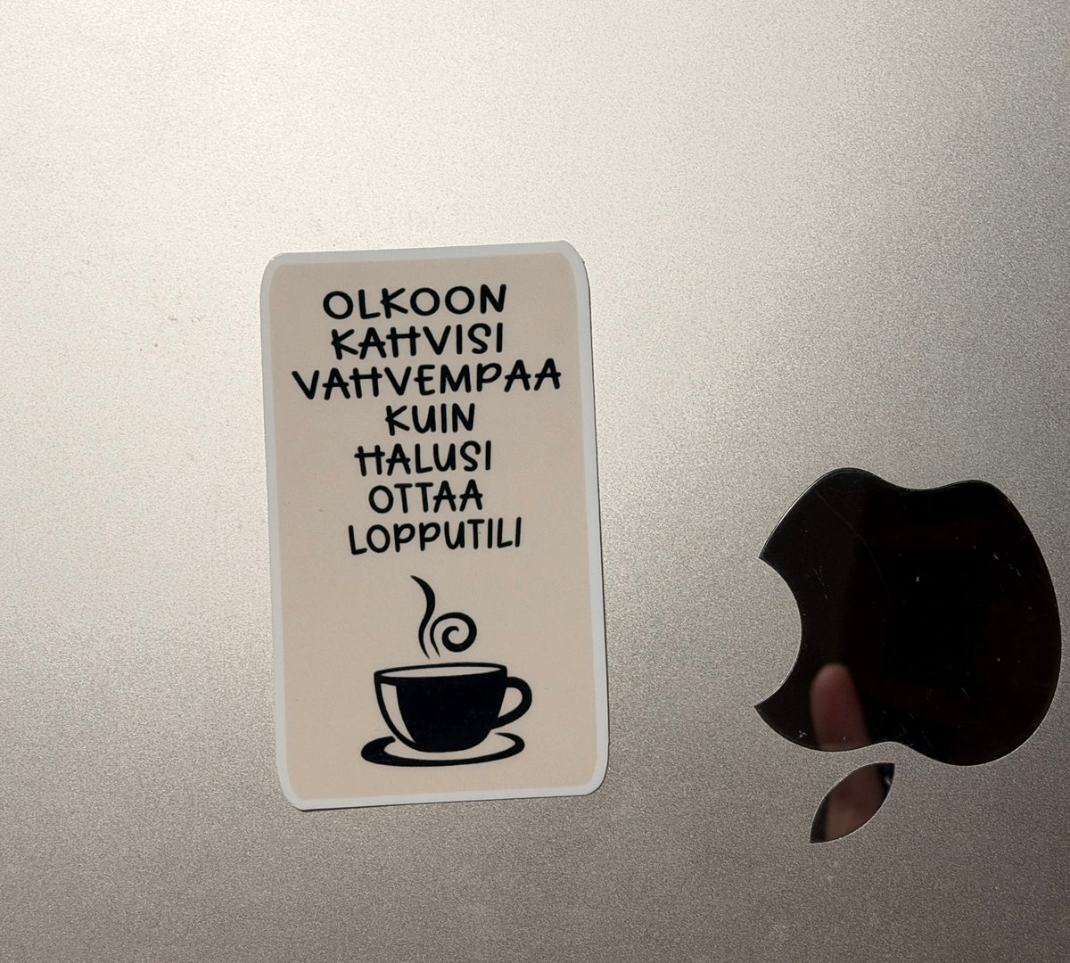 Olkoon kahvisi vahvempaa kuin halusi ottaa lopputili – laminoitu vinyylitarra