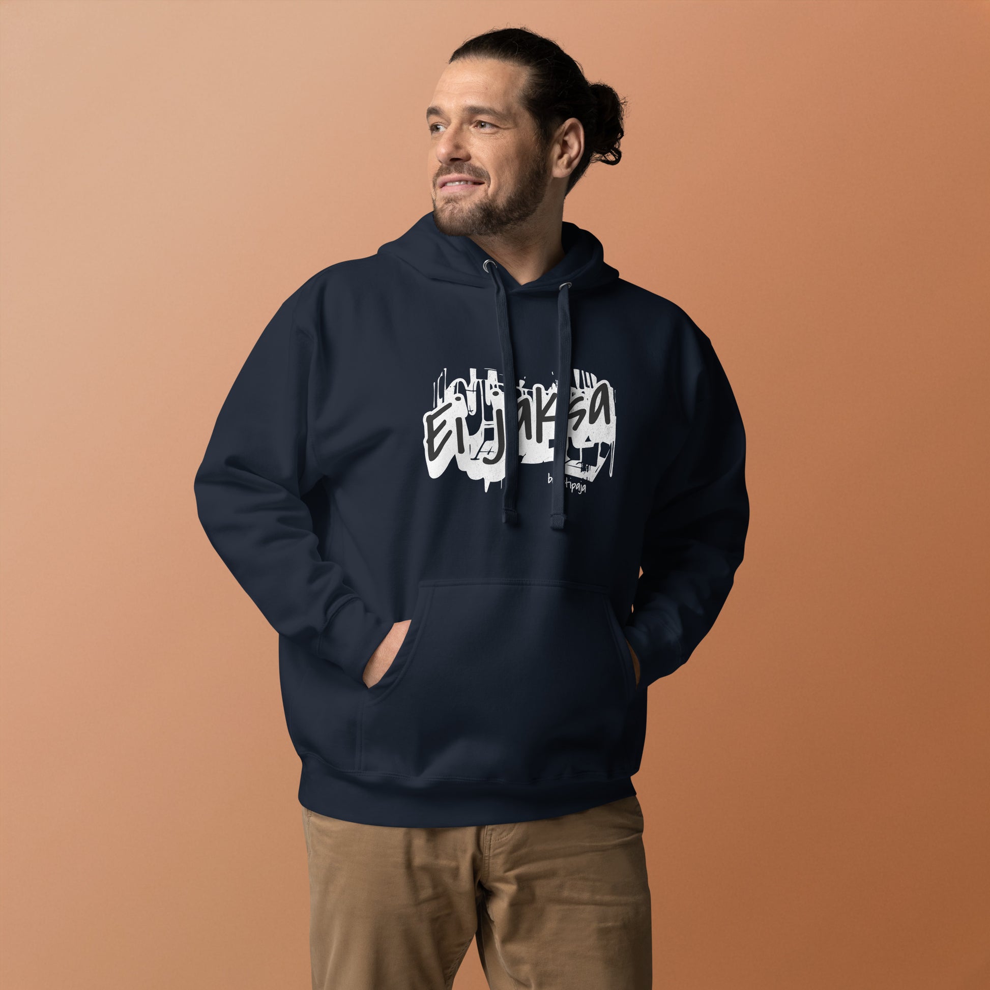 Naisten ja miesten huppari, jossa teksti ei jaksa