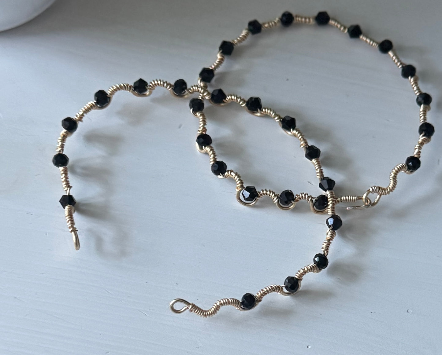 LOOM Bracelet – Black (käsintehty rannekoru S–L)