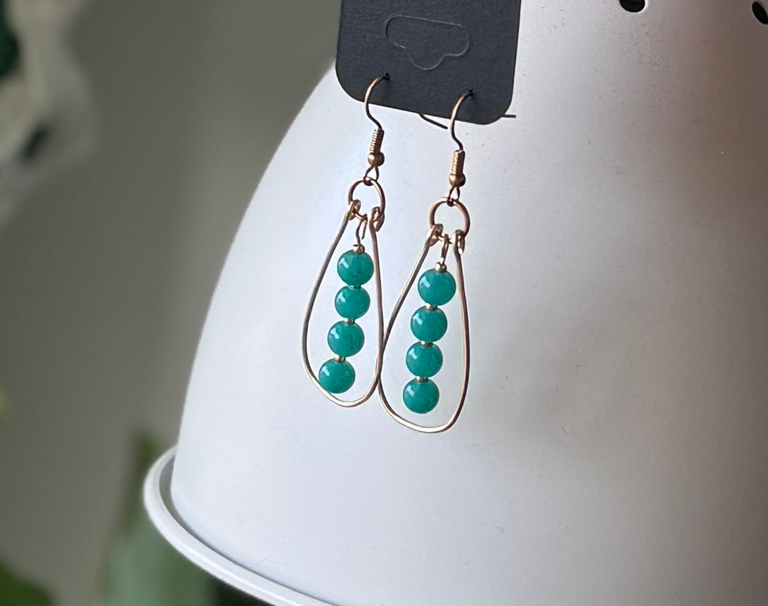 LOOM Drop – Käsintehdyt Jade-korvakorut | Kullattu ruostumaton teräs