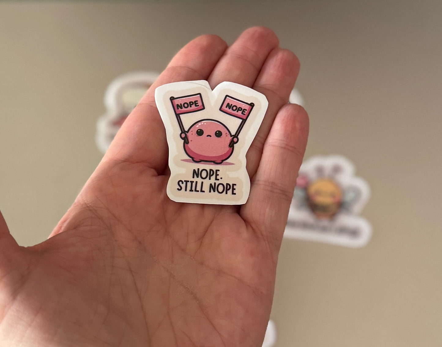Nope Energy Pack – Sarkastinen kawaii tarrabundle | 6 laminoitua vinyylitarraa