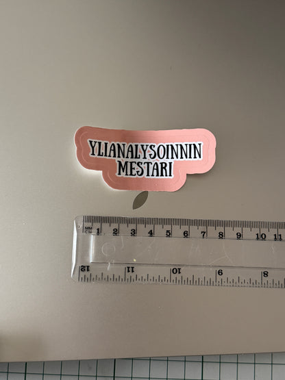 Omaperäinen ja samaistuttava lahjaidea ystävälle: humoristinen Buuttipaja Kaaoskonttorin vinyylitarra