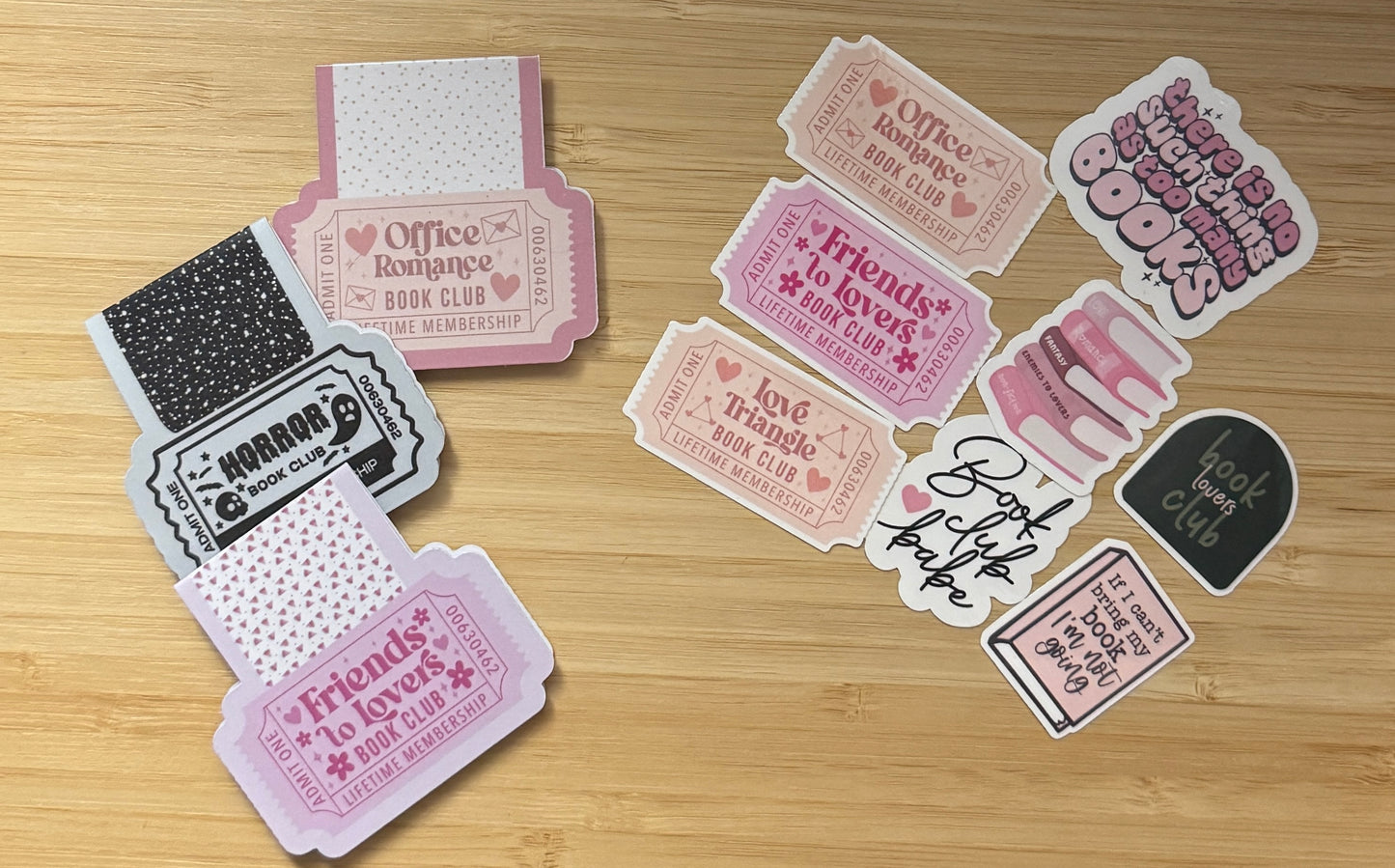 Kirjakerhon tarrasetti – 8 laminoitua vinyylitarraa lukijoille | Book Club Sticker Pack