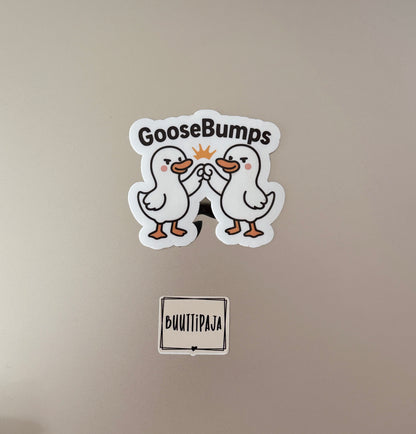 GooseBumps - Hanhitarra | Hauska Vinyylitarra | Laminoitu Tarra