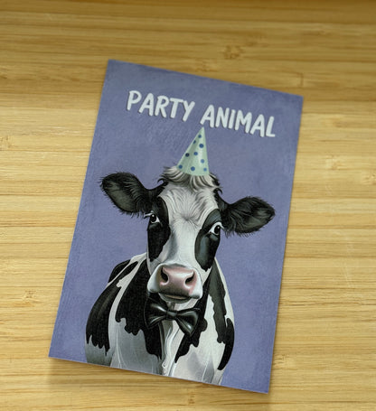 Party Animal - Hauska A6 Syntymäpäiväkortti | Lehmäkortti
