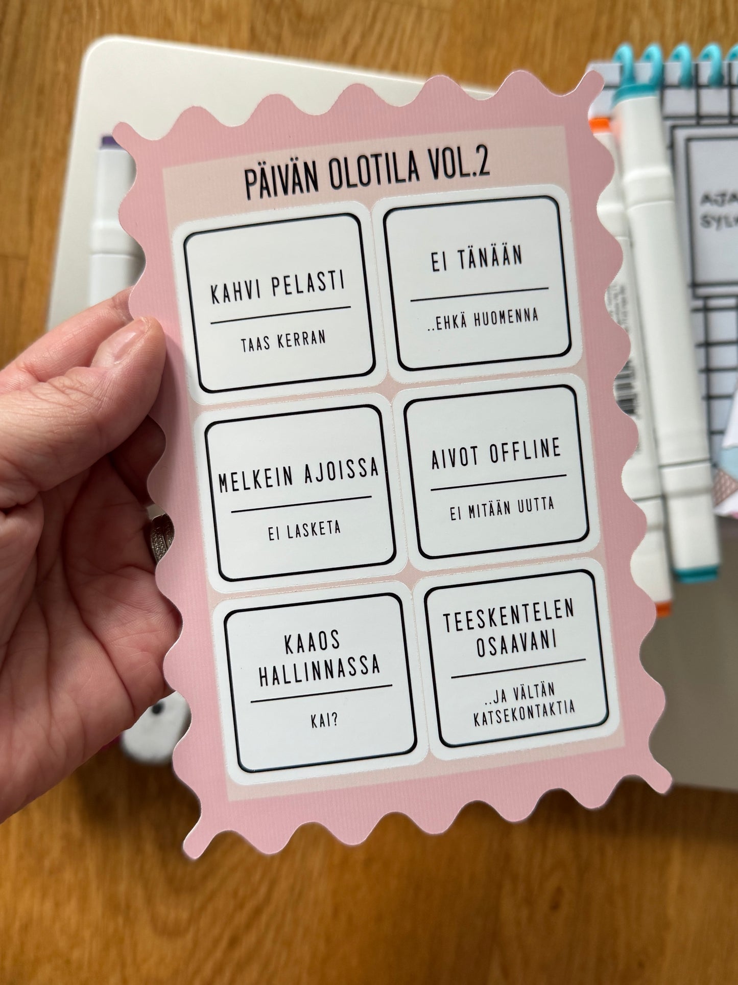 Päivän olotila Vol.2 – Hauska tarra-arkki | Kiiltävä vinyylitarra