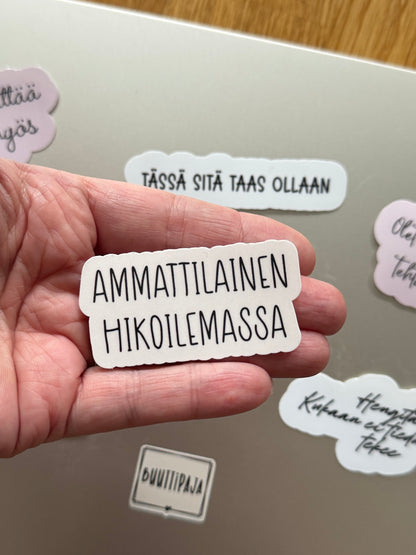 Kaaoskonttori™ – Työelämän selviytymispaketti | 7 laminoitua vinyylitarraa