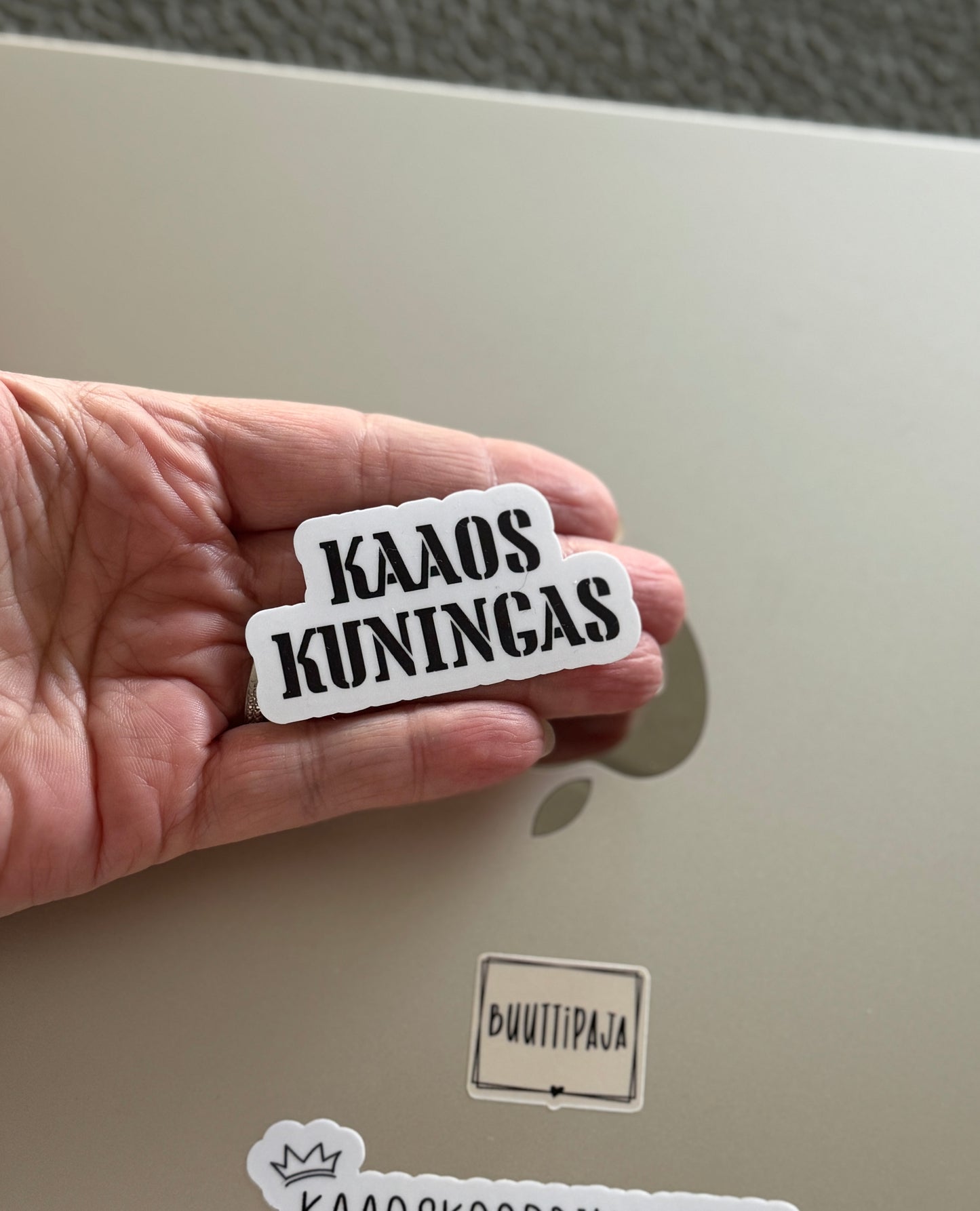 KAAOSKUNINGAS – Laminoitu vinyylitarra