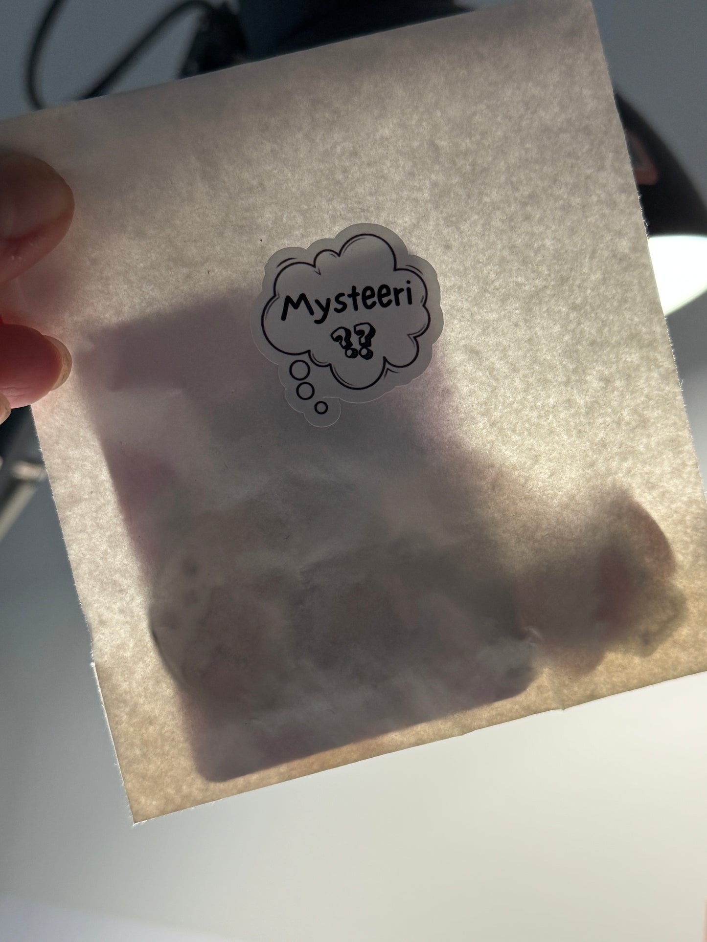 Mysteeripussi – Satunnainen tarra- ja paperiyllätys 🎁