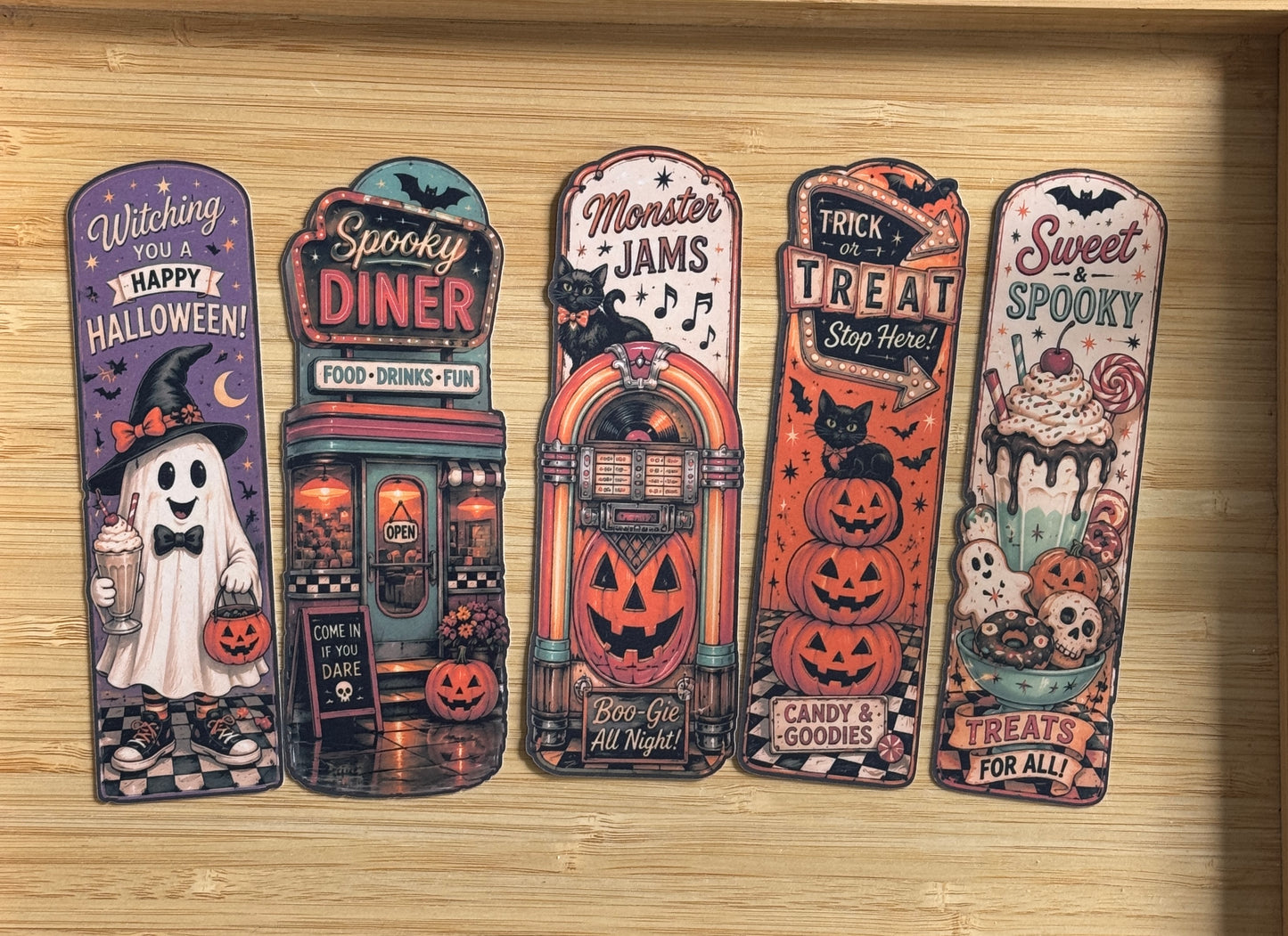 Halloween-kirjanmerkkisetti – 5 retrohenkistä kirjanmerkkiä