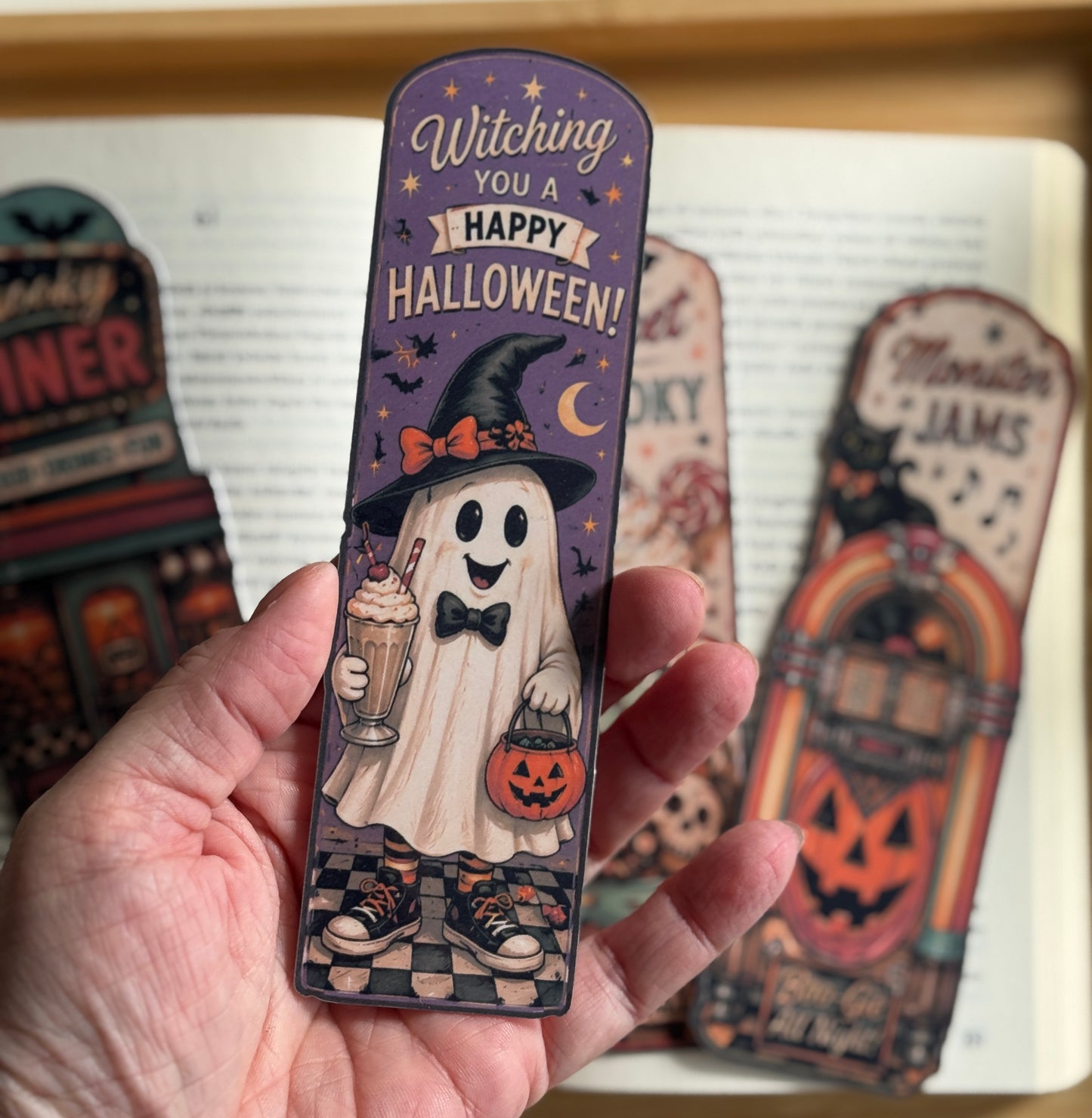Halloween-kirjanmerkkisetti – 5 retrohenkistä kirjanmerkkiä