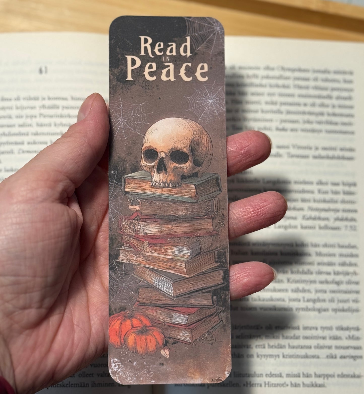 Read in Peace - Halloween kirjanmerkki | Pääkallo & kirjat
