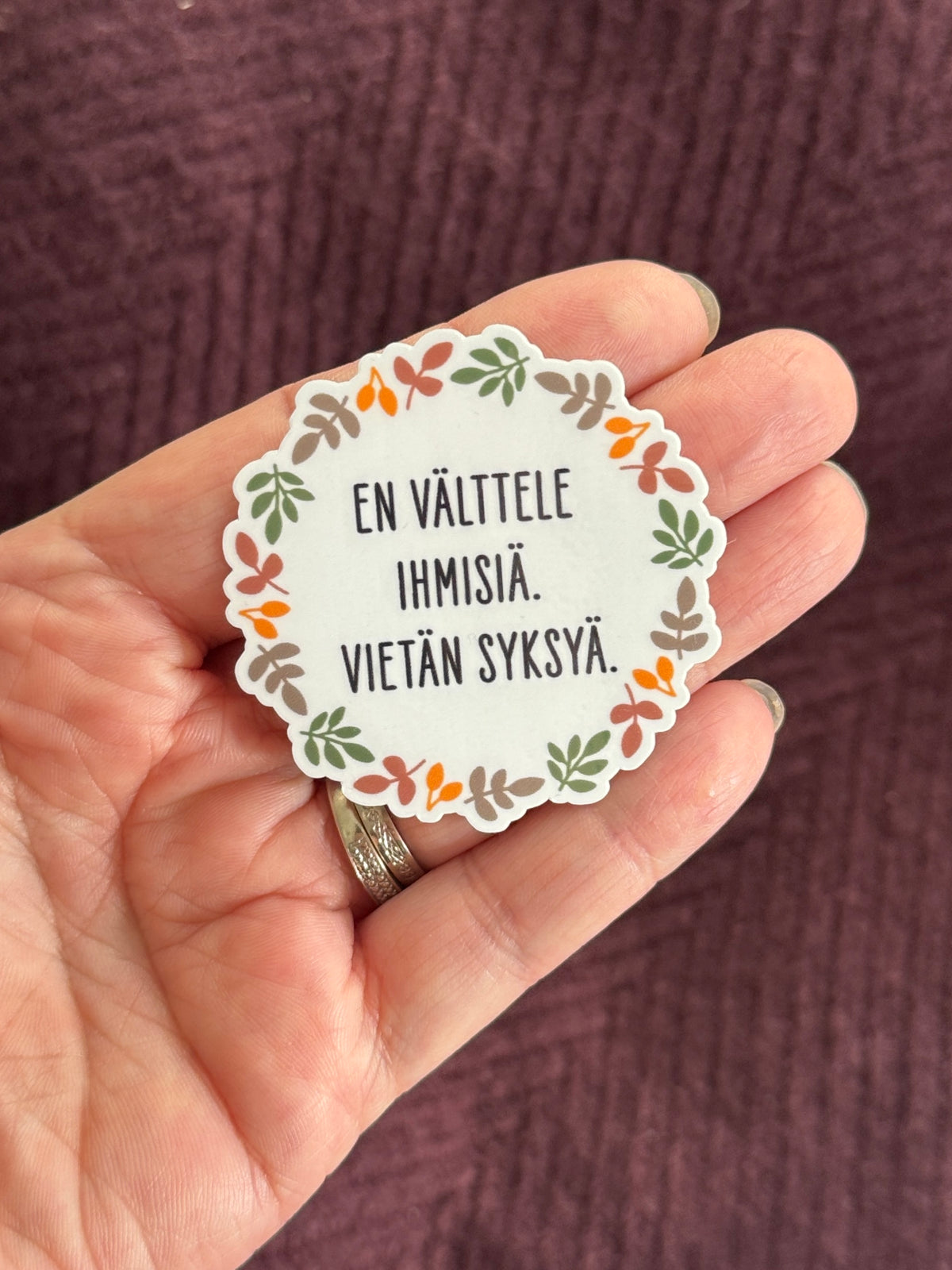 En välttele ihmisiä. Vietän syksyä. | Hauska syystarra