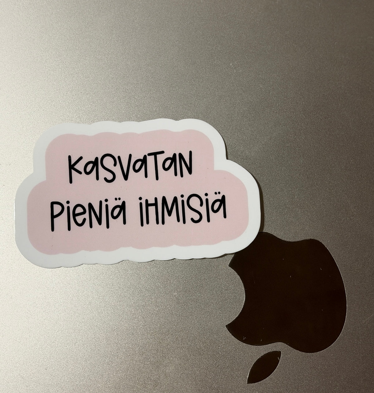 Kasvatan pieniä ihmisiä – varhaiskasvatusaiheinen vinyylitarra
