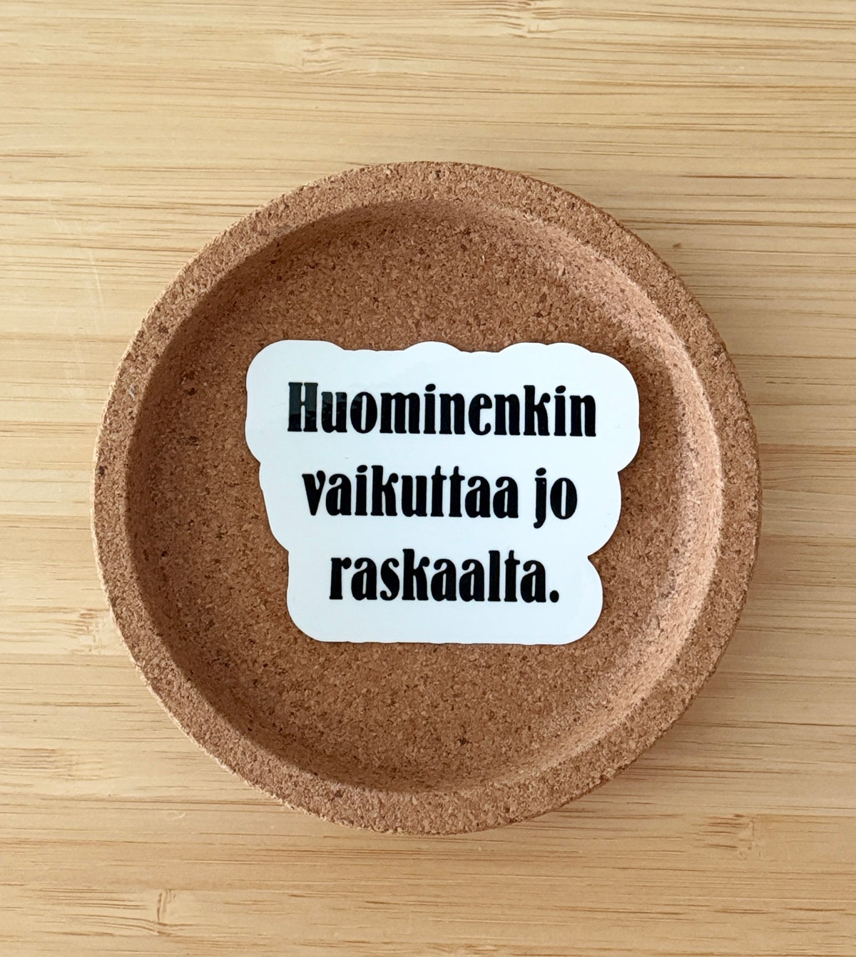 Huominenkin vaikuttaa jo raskaalta – vinyylitarra | Aikuisuus™️