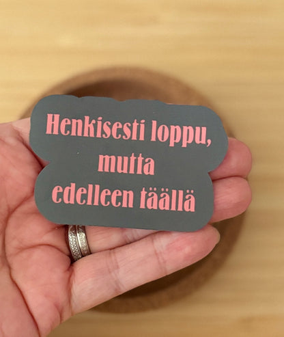 Henkisesti loppu, mutta edelleen täällä – vinyylitarra | Aikuisuus™️