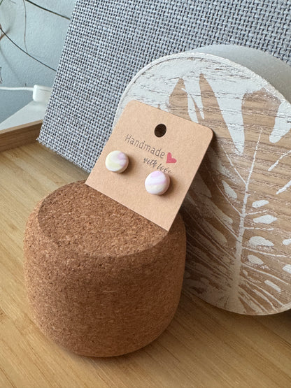 Bubblegum nappi – käsintehdyt nappikorvakorut