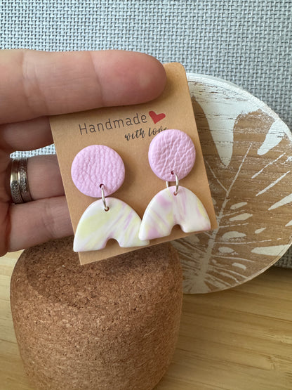 Bubblegum – käsintehdyt roikkuvat nappikorvakorut