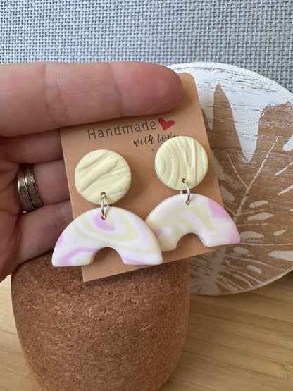 Bubblegum Lemon – käsintehdyt roikkuvat nappikorvakorut | Isompi