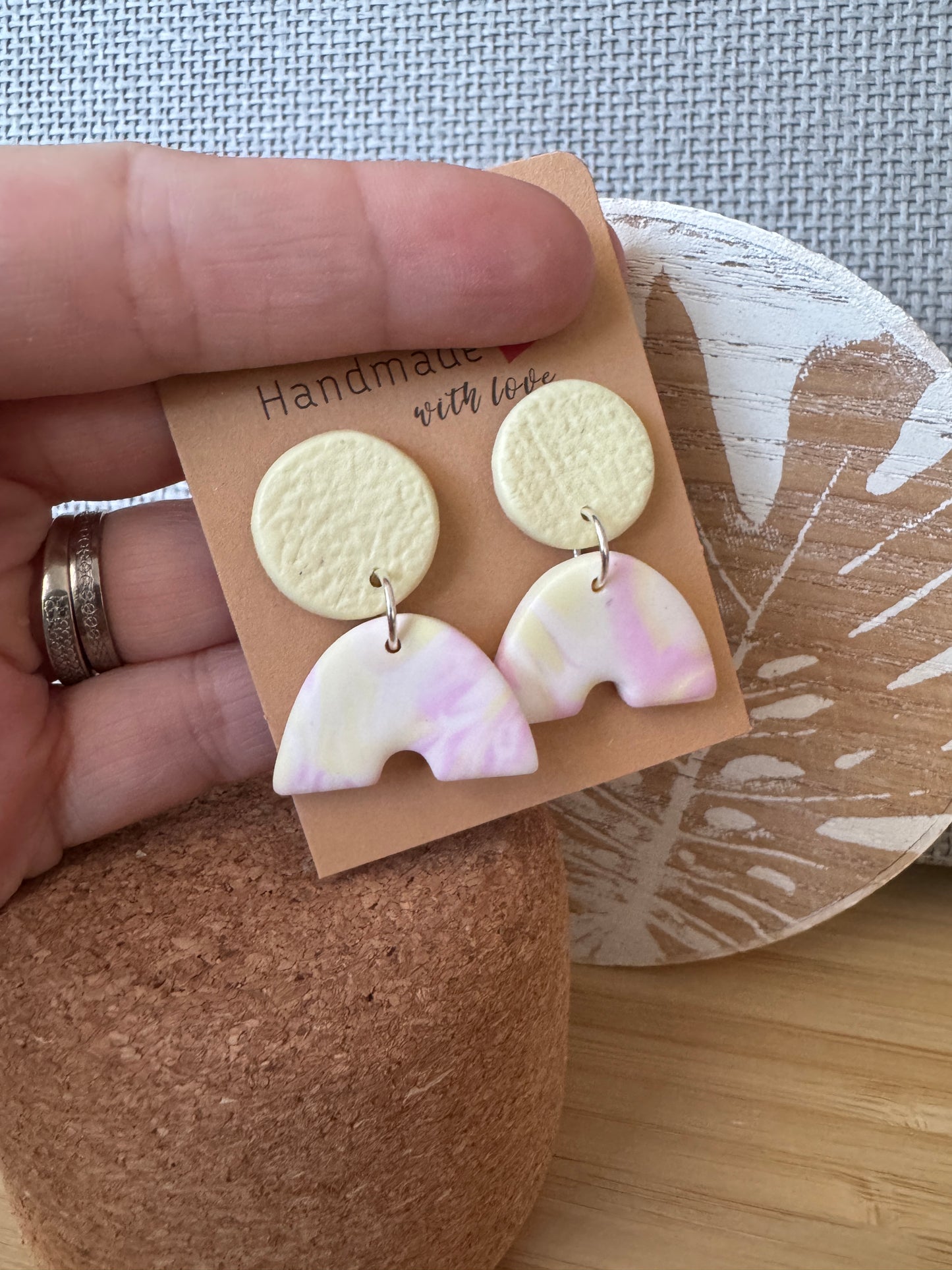 Bubblegum Lemon – käsintehdyt roikkuvat nappikorvakorut