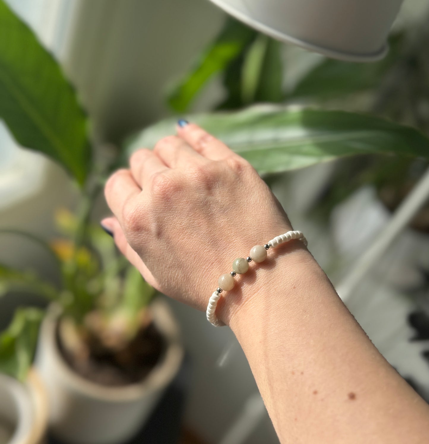 White Jade Bracelet – käsintehty rannekoru luonnonkivillä 🤍💚
