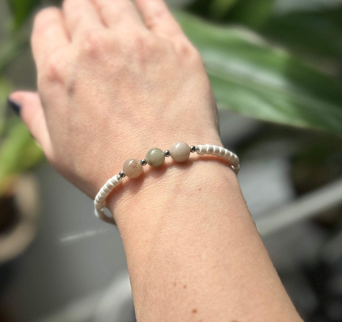 White Jade Bracelet – käsintehty rannekoru luonnonkivillä 🤍💚