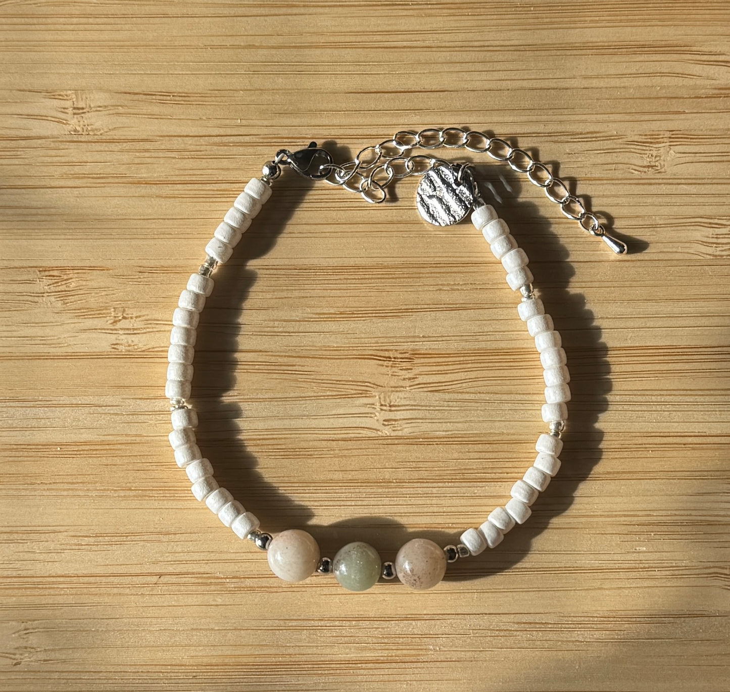 White Jade Bracelet – käsintehty rannekoru luonnonkivillä 🤍💚