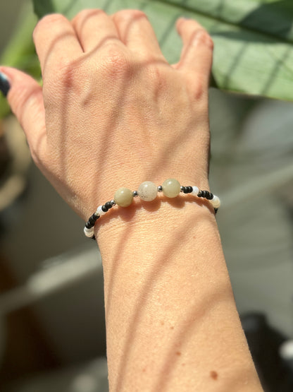 Black & Jade Bracelet – käsintehty lukollinen rannekoru luonnonkivillä 💚