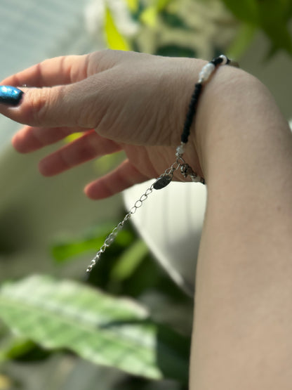 Black & Jade Bracelet – käsintehty lukollinen rannekoru luonnonkivillä 💚