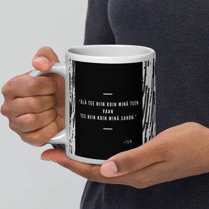 Buuttipajan huumorimuki kahdessa koossa – normaali ja XL