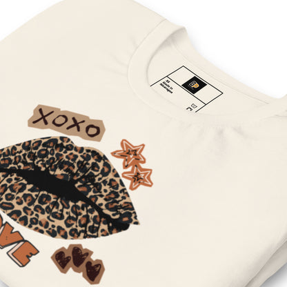Leopardi huulet t-paita – “XOXO Love” printti | musta puuvillapaita