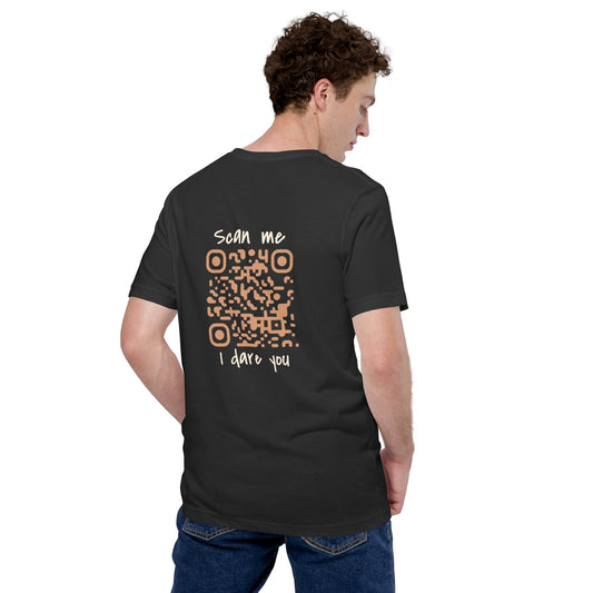 QR-koodi t-paita – “Scan Me - I dare you” interaktiivinen printti | puuvillapaita unisex malli