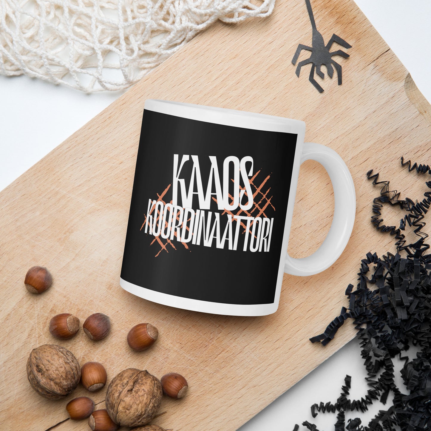 Kaaos Koordinaattori – Kahvimuki joka ei kaipaa esittelyjä | Buuttipaja
