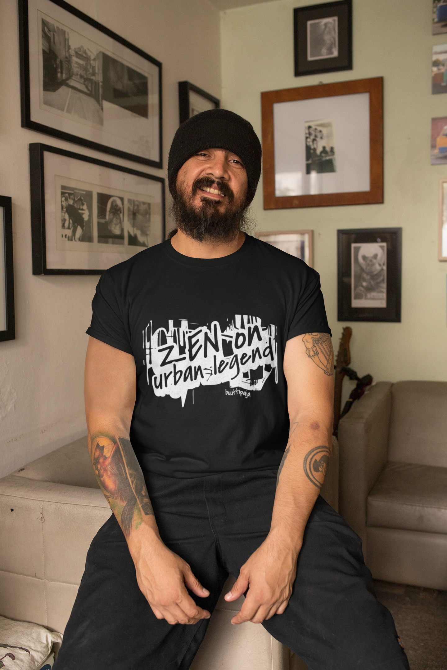 ZEN on urban legend t-paita – valkoisella printillä sarkasmia
Unisex grunge-paita – kun sisäinen rauha on urbaani myytti
