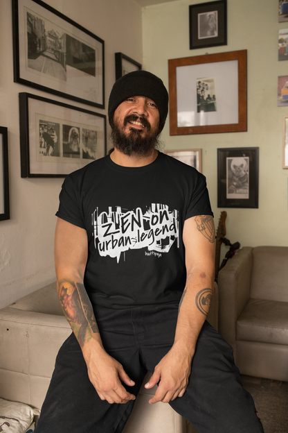 ZEN on urban legend t-paita – valkoisella printillä sarkasmia
Unisex grunge-paita – kun sisäinen rauha on urbaani myytti
